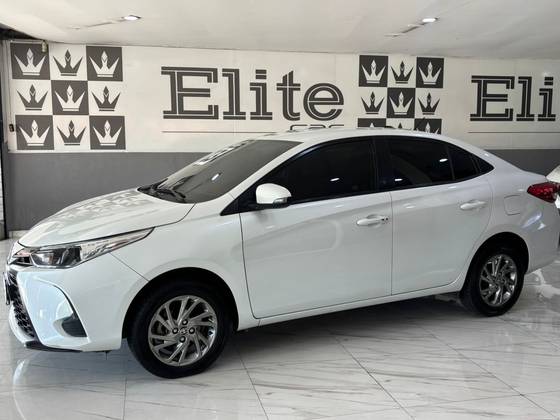 TOYOTA YARIS 1.5 16V FLEX SEDAN XS CONNECT MULTIDRIVE TOYOTA YARIS 1.5 16V FLEX SEDAN XS CONNECT MULTIDRIVE